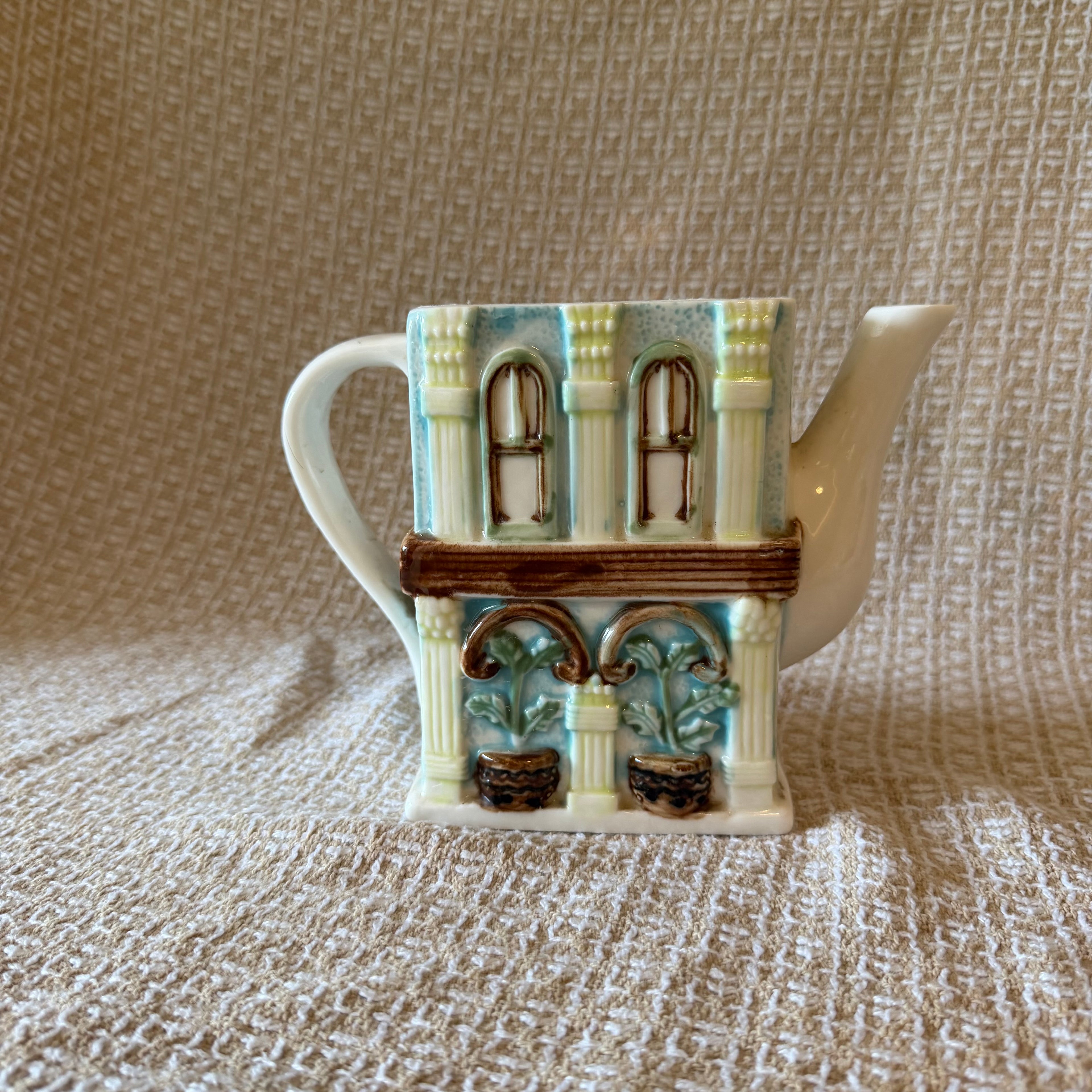 Grand Hotel Teapot Pot