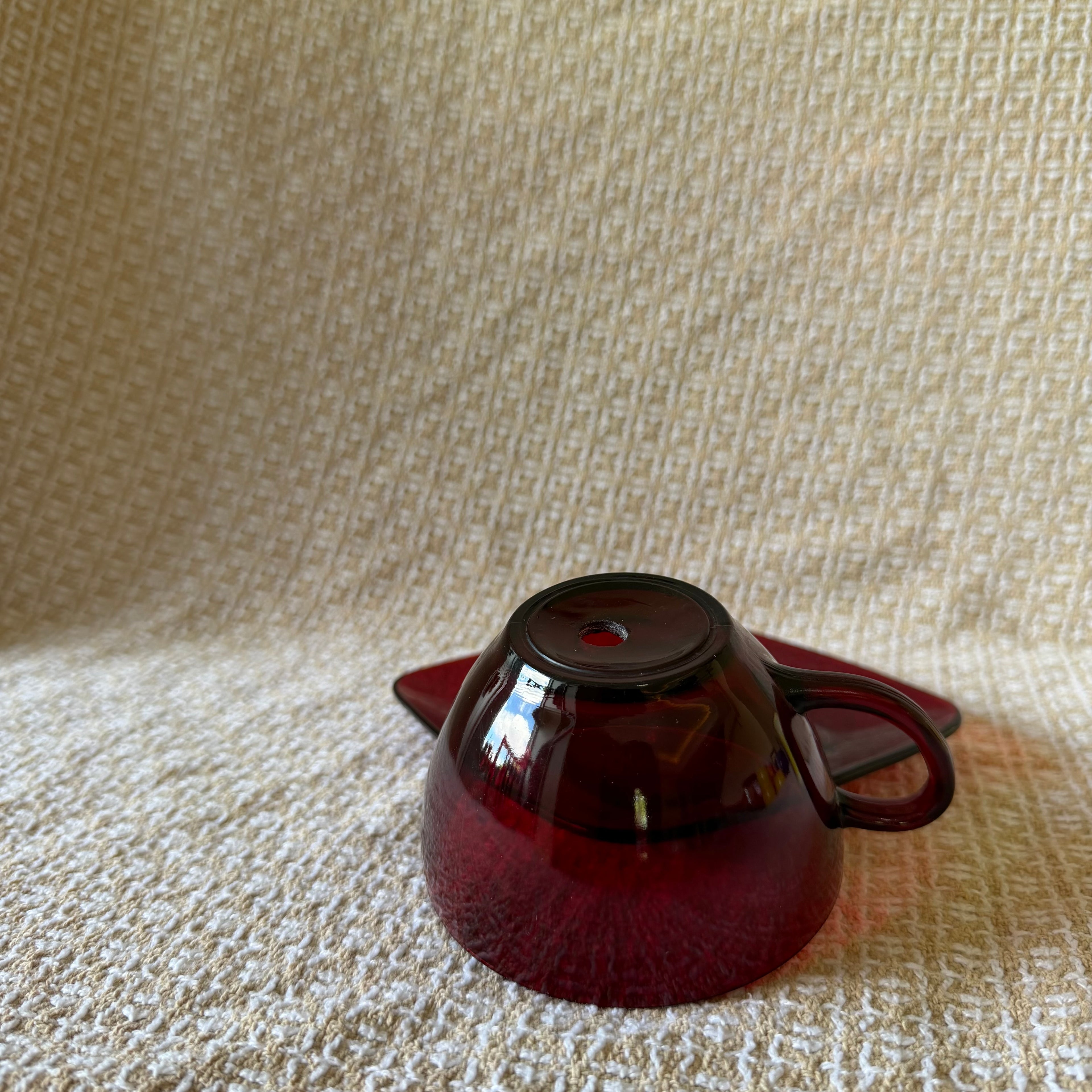 Red Glass Punch Cup Pot