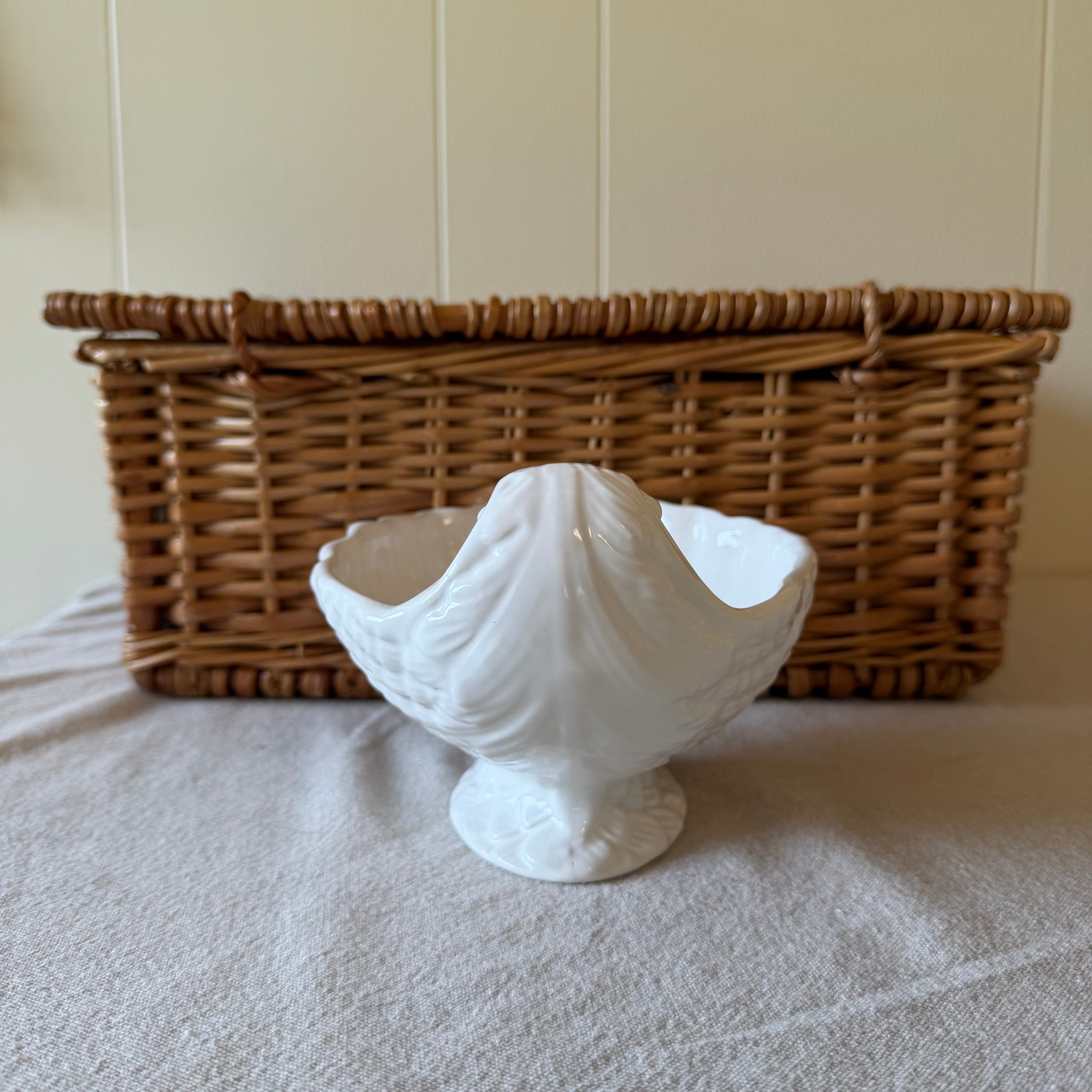 Clamshell Pot