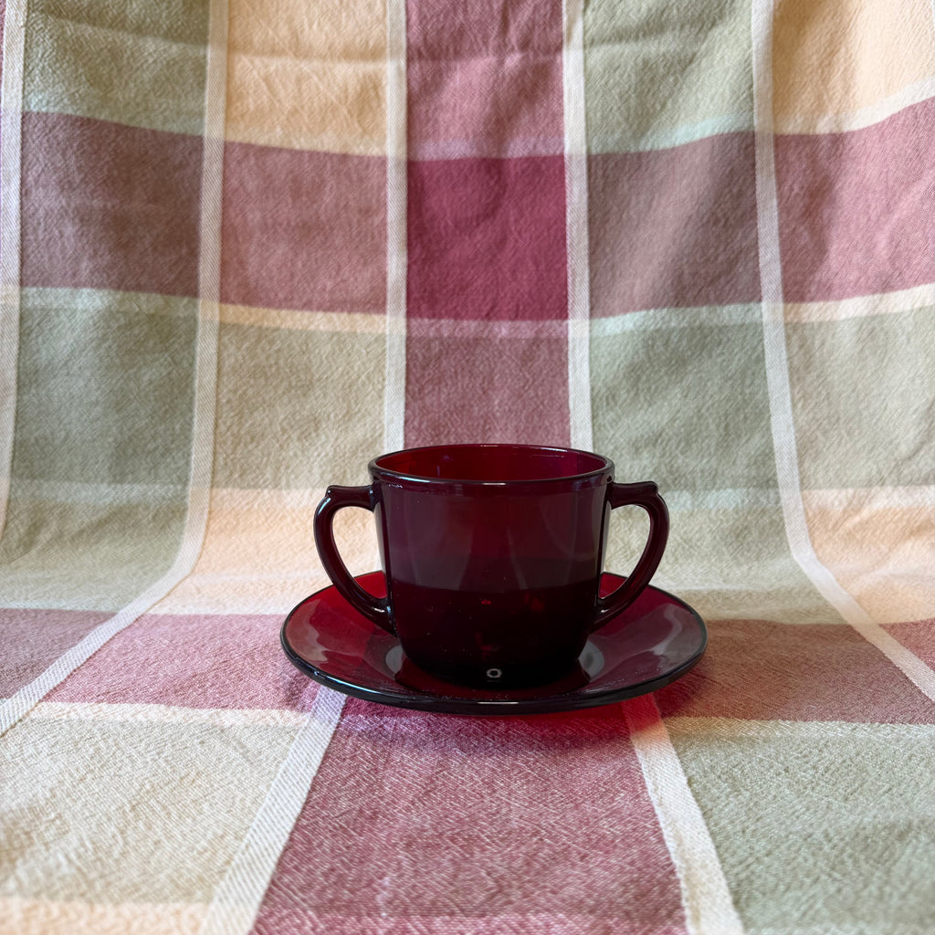 Red Glass Double Handle Cup Pot