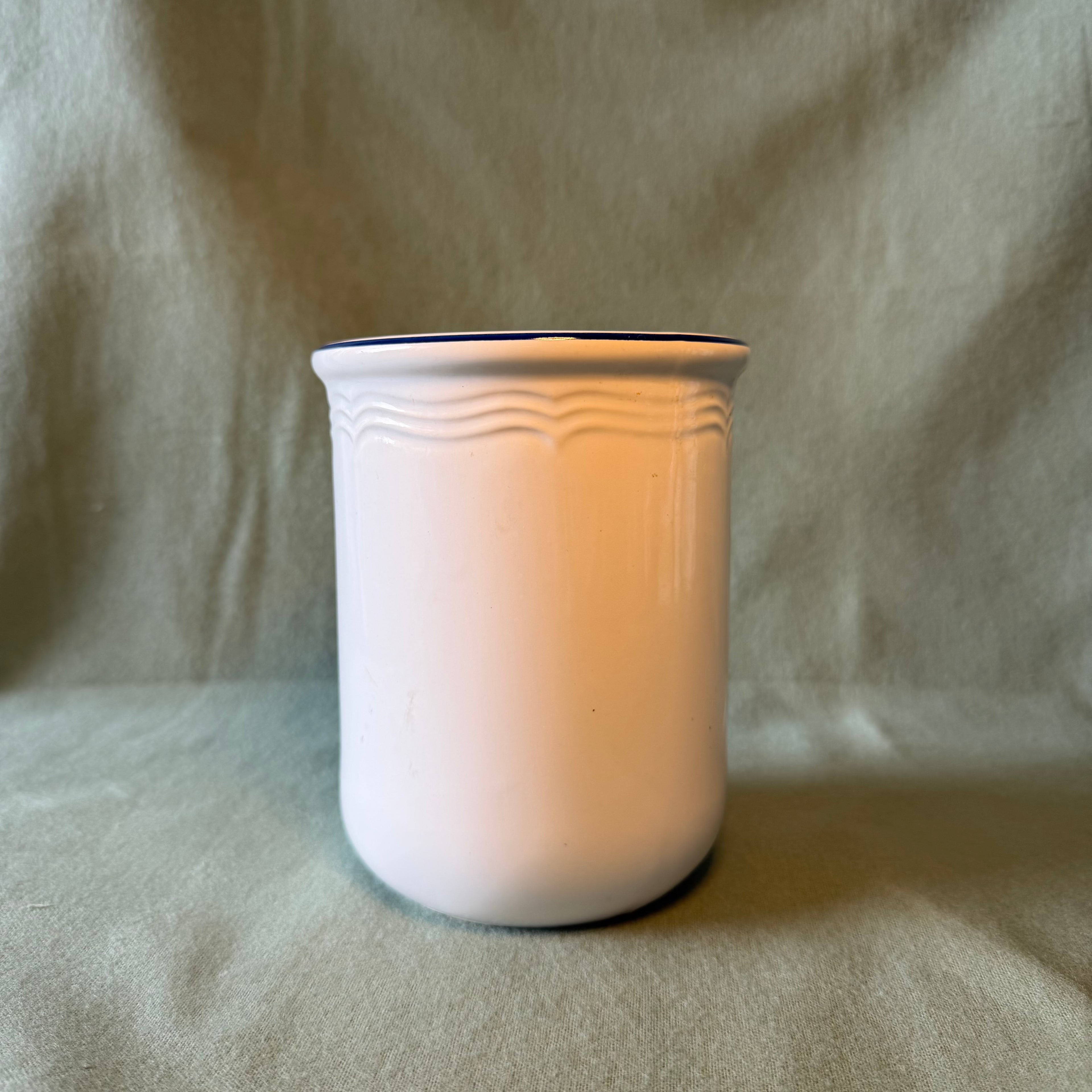 Utensil Cup Pot