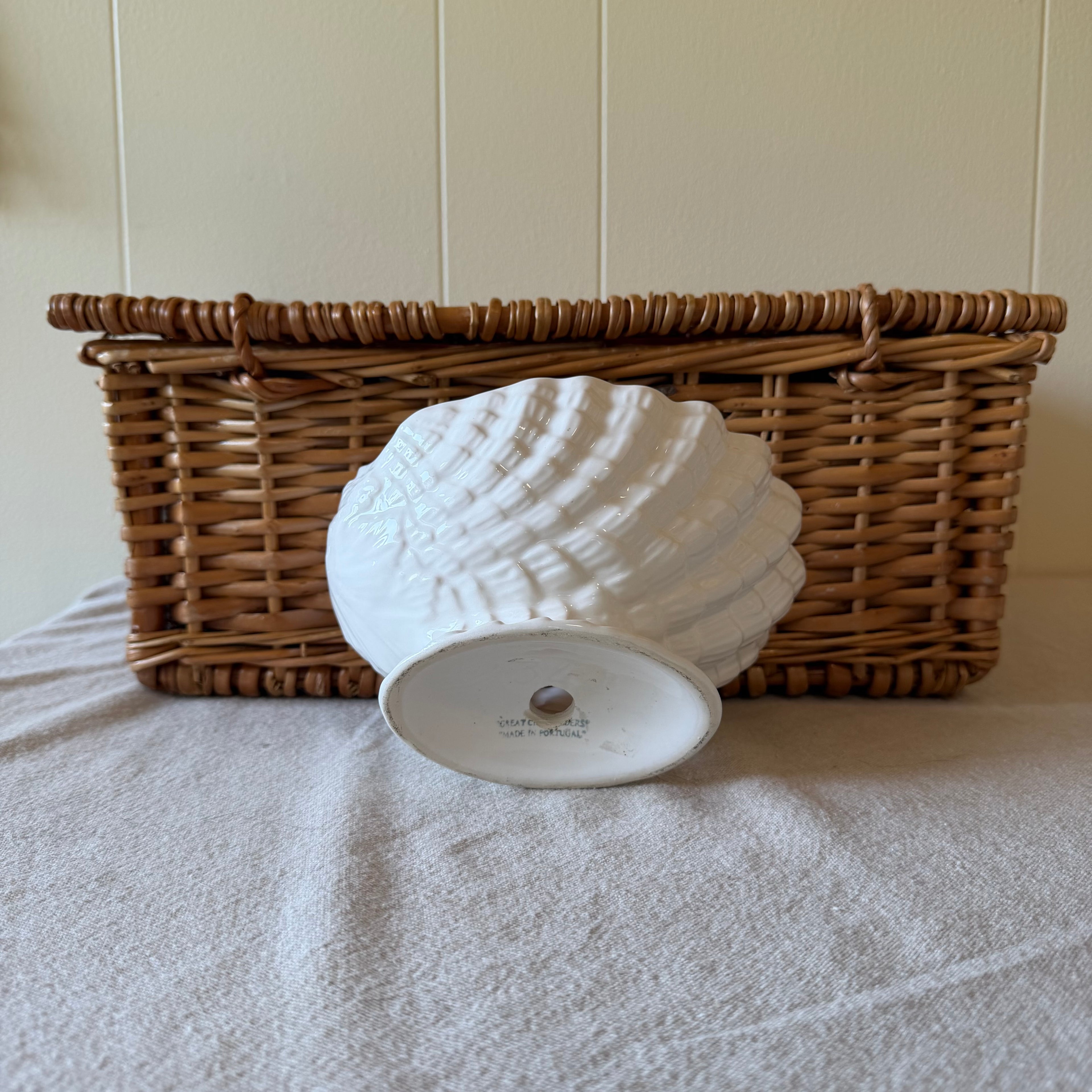 Clamshell Pot
