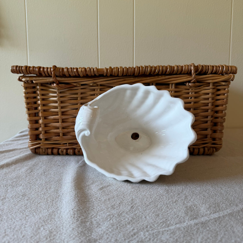Clamshell Pot