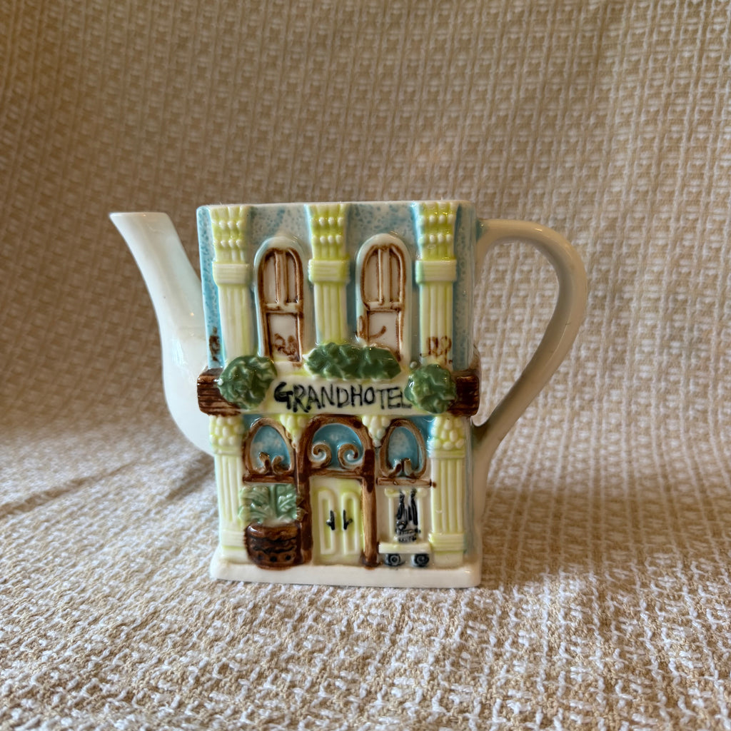 Grand Hotel Teapot Pot