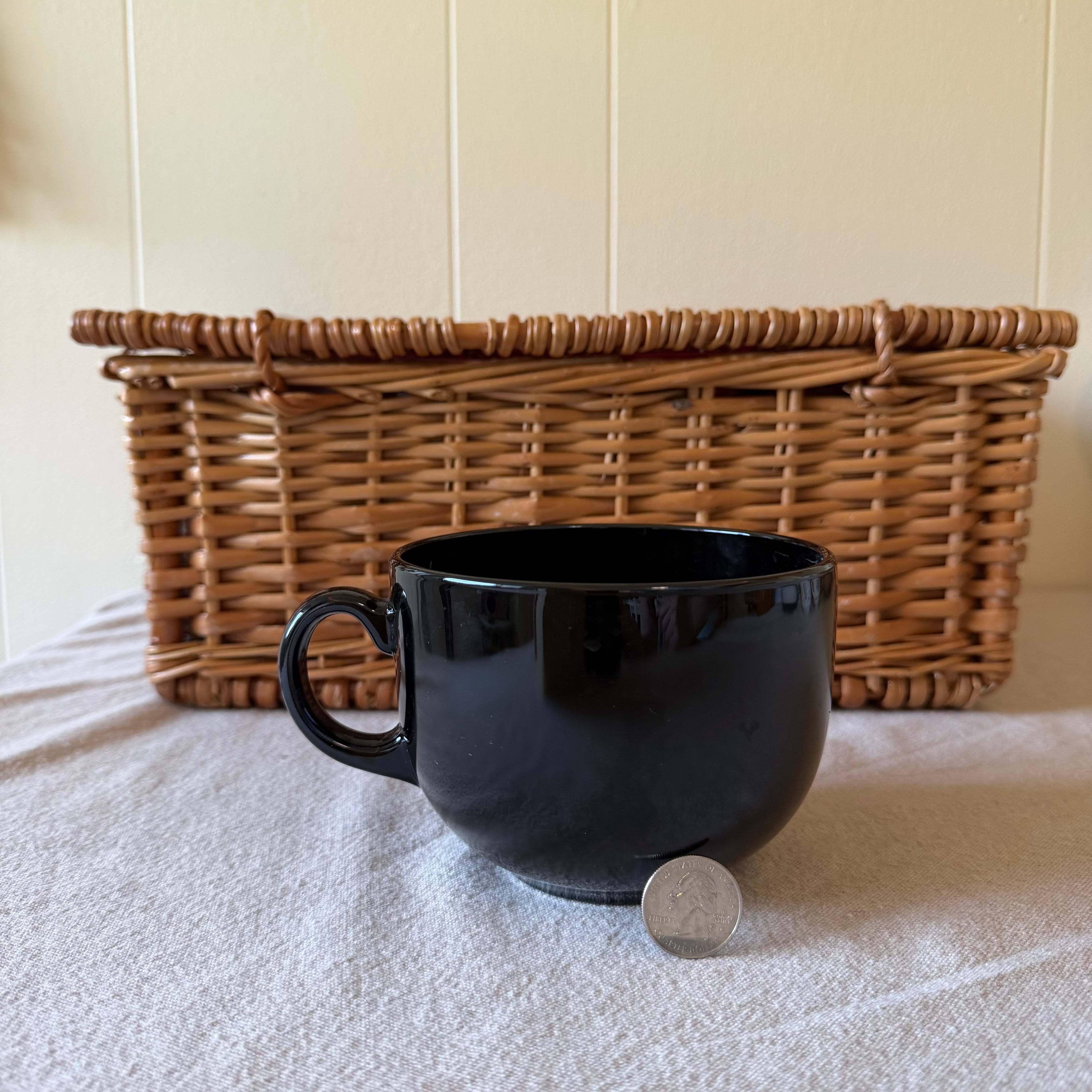Large Black Mug Pot