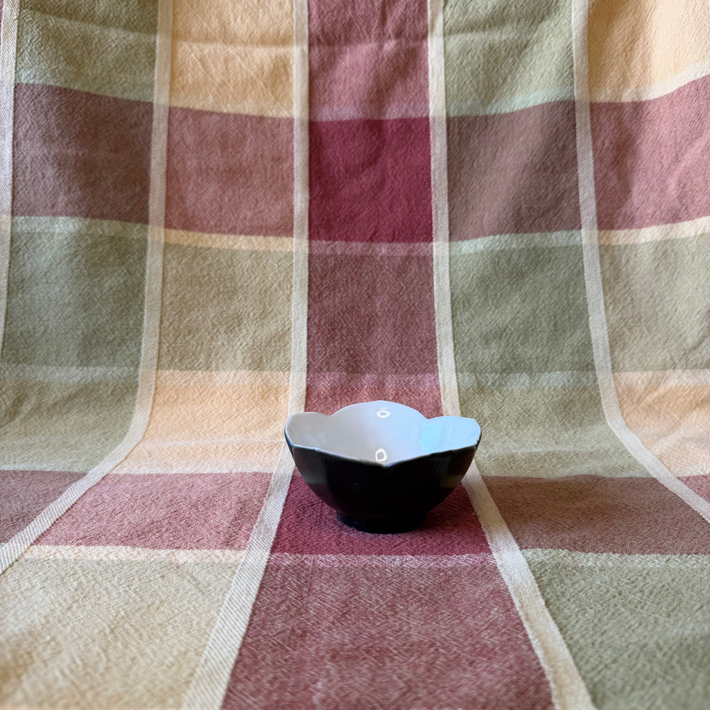 Small Delicate Petal Pot