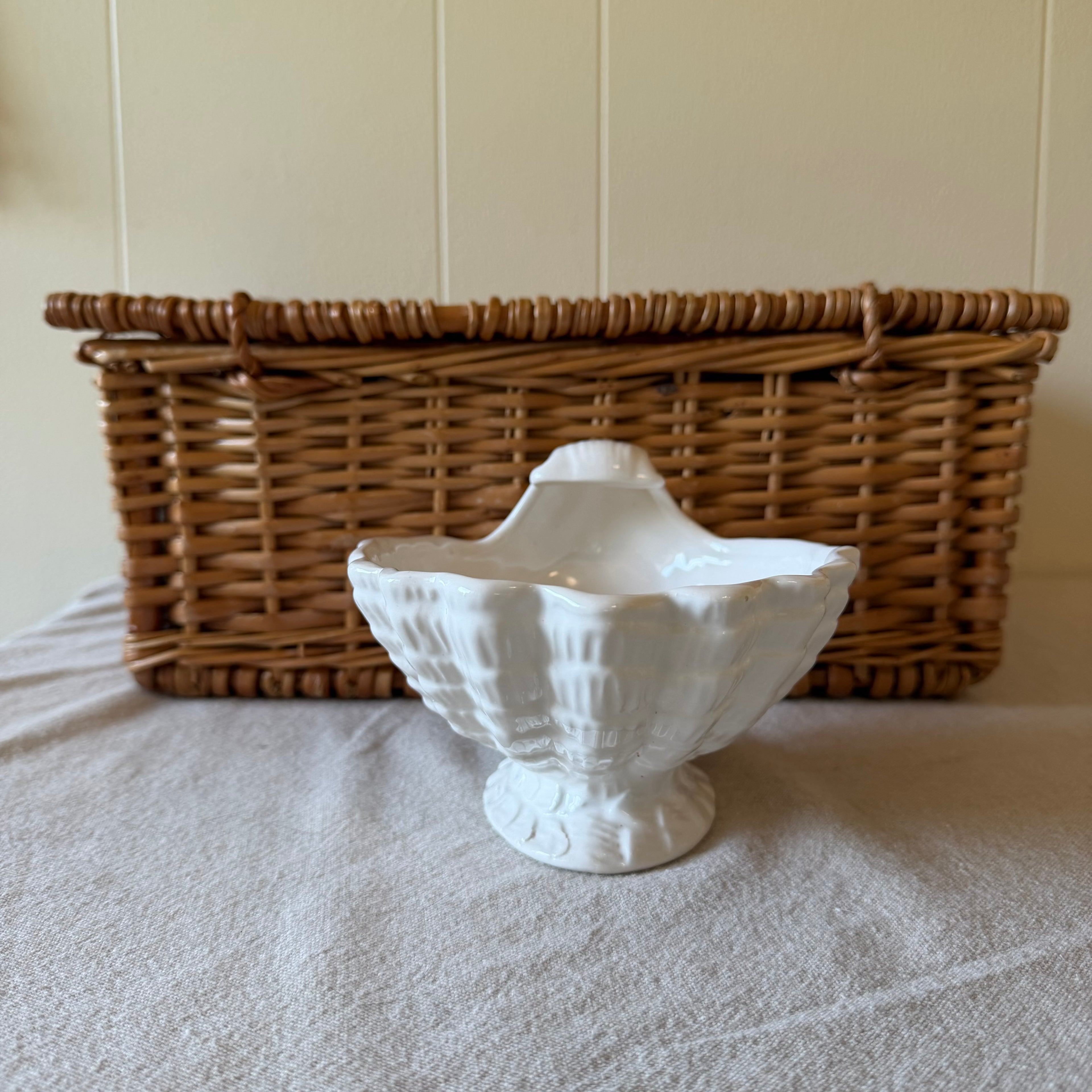 Clamshell Pot