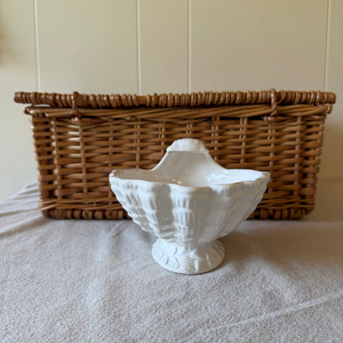 Clamshell Pot