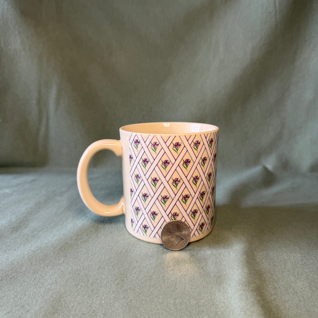 Violet Mug Pot