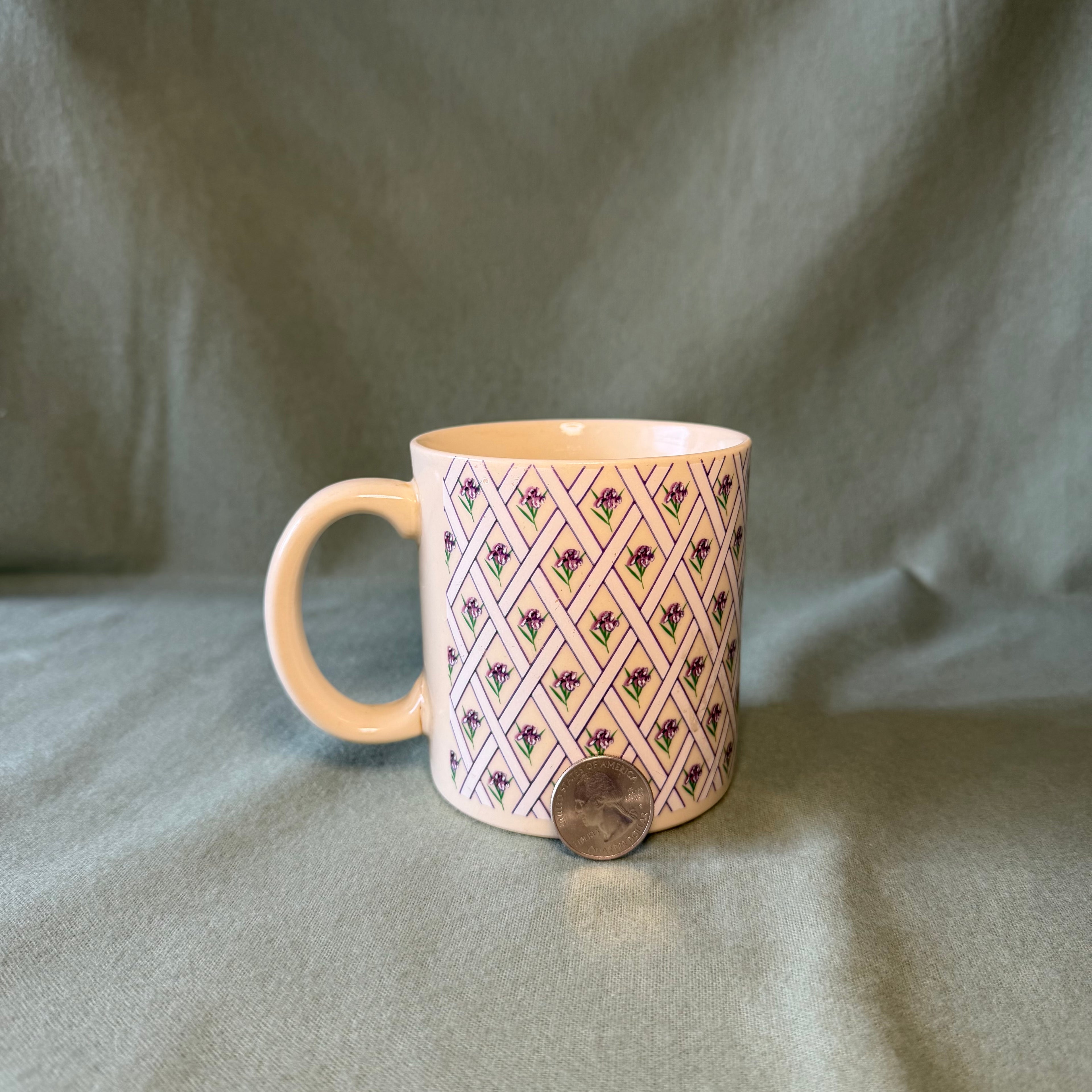 Violet Mug Pot