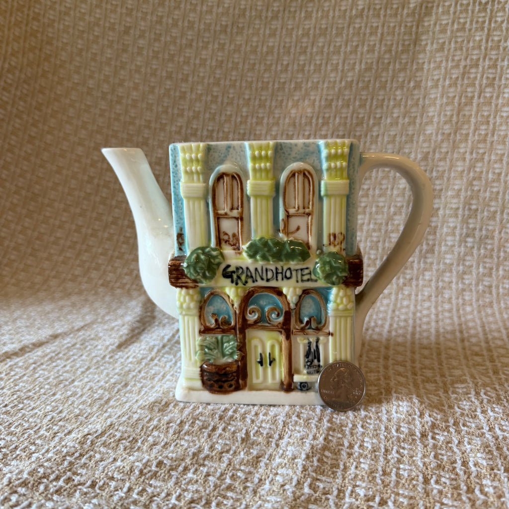 Grand Hotel Teapot Pot