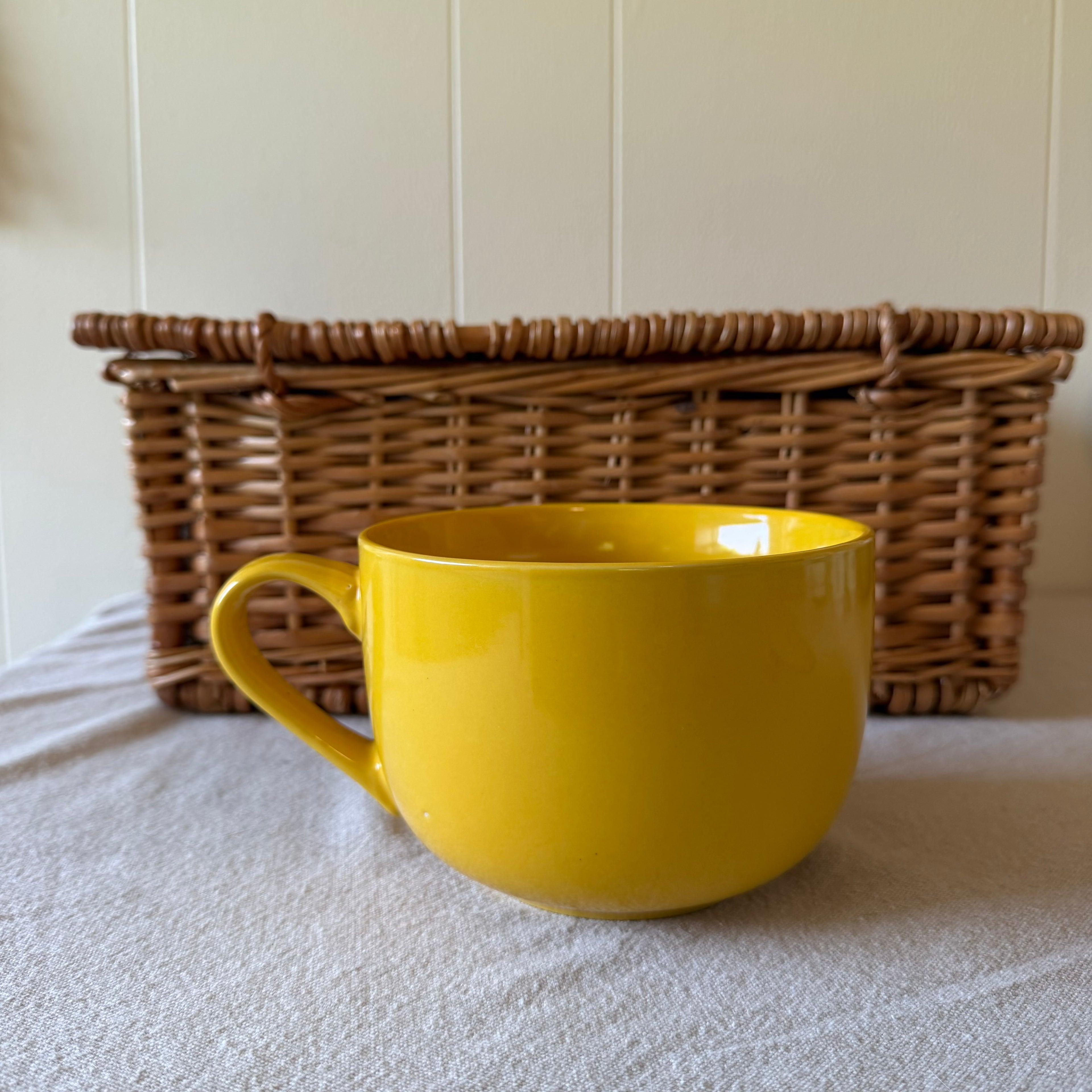 Big Yellow Kiss Emoji Mug Pot