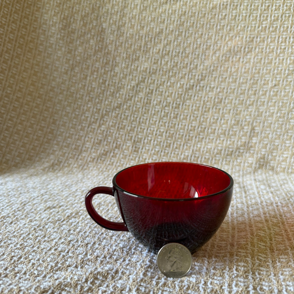 Red Glass Punch Cup Pot