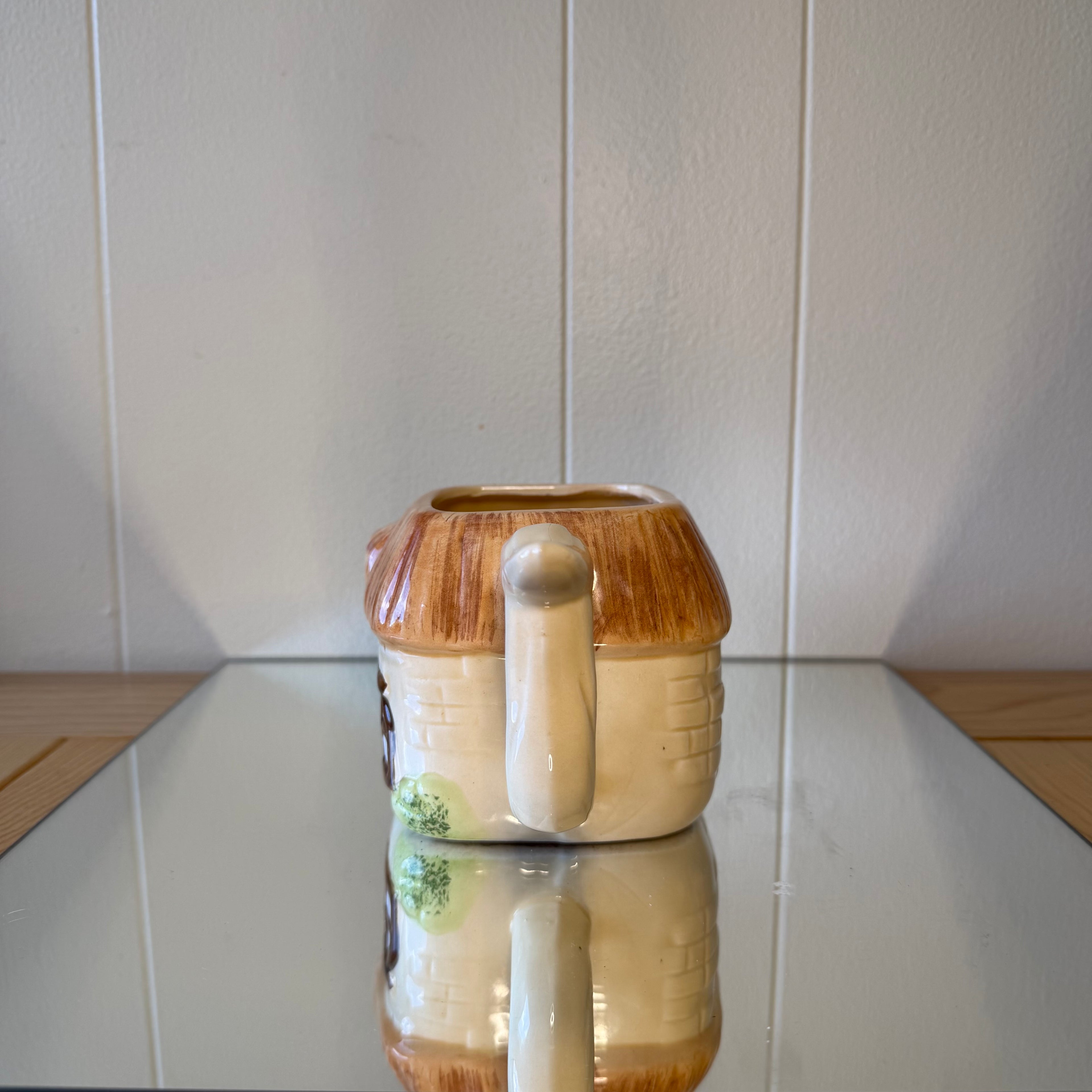 Cottage Teapot Pot