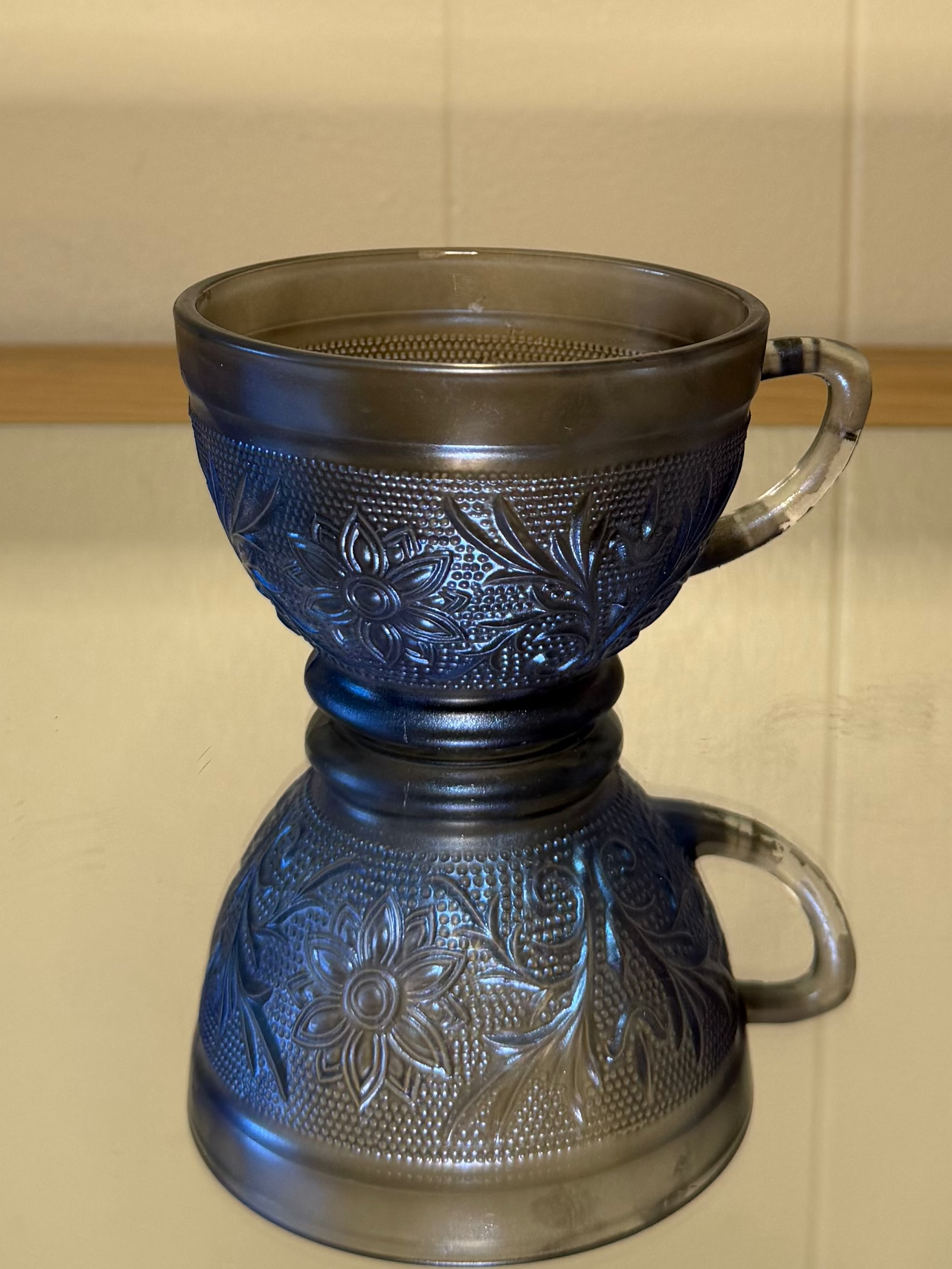 Iridescent Blue Punch Cup Pot